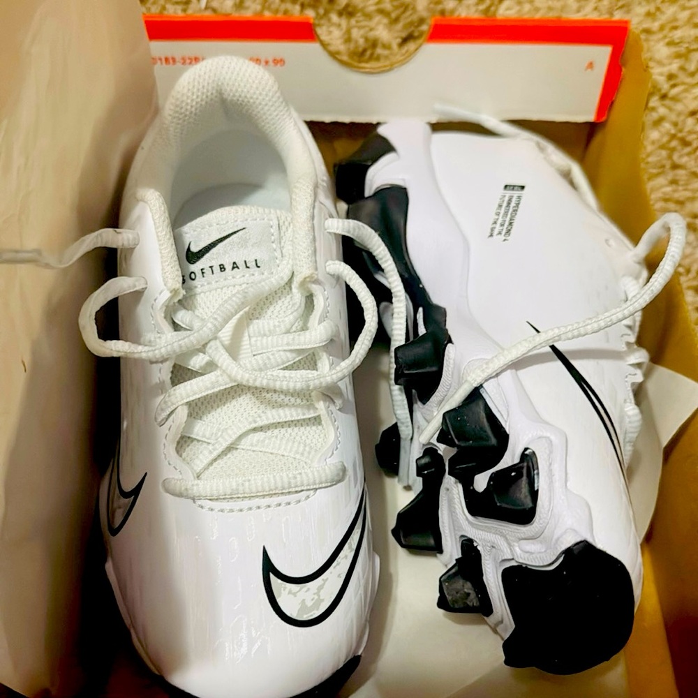 Nike Hyperdiamond Keystone Girls Softball Cleats